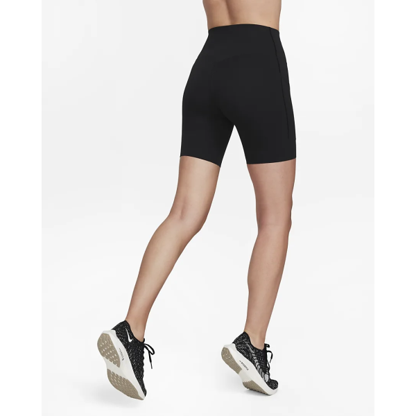 Nike Universa