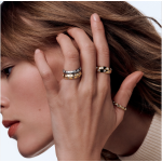 Le Damier de Louis Vuitton Large Ring, Yellow Gold and Diamonds