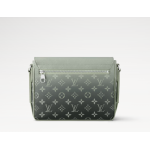 DISTRICT Small Messenger Bag