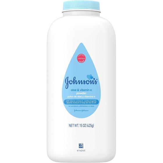 Johnson's Baby Powder, Naturally Derived Cornstarch with Aloe & Vitamin E for Delicate Skin, Hypoallergenic and Free of Parabens, Phthalates, and Dyes for Gentle Baby Skin Care, 15 oz (Pack of 2)